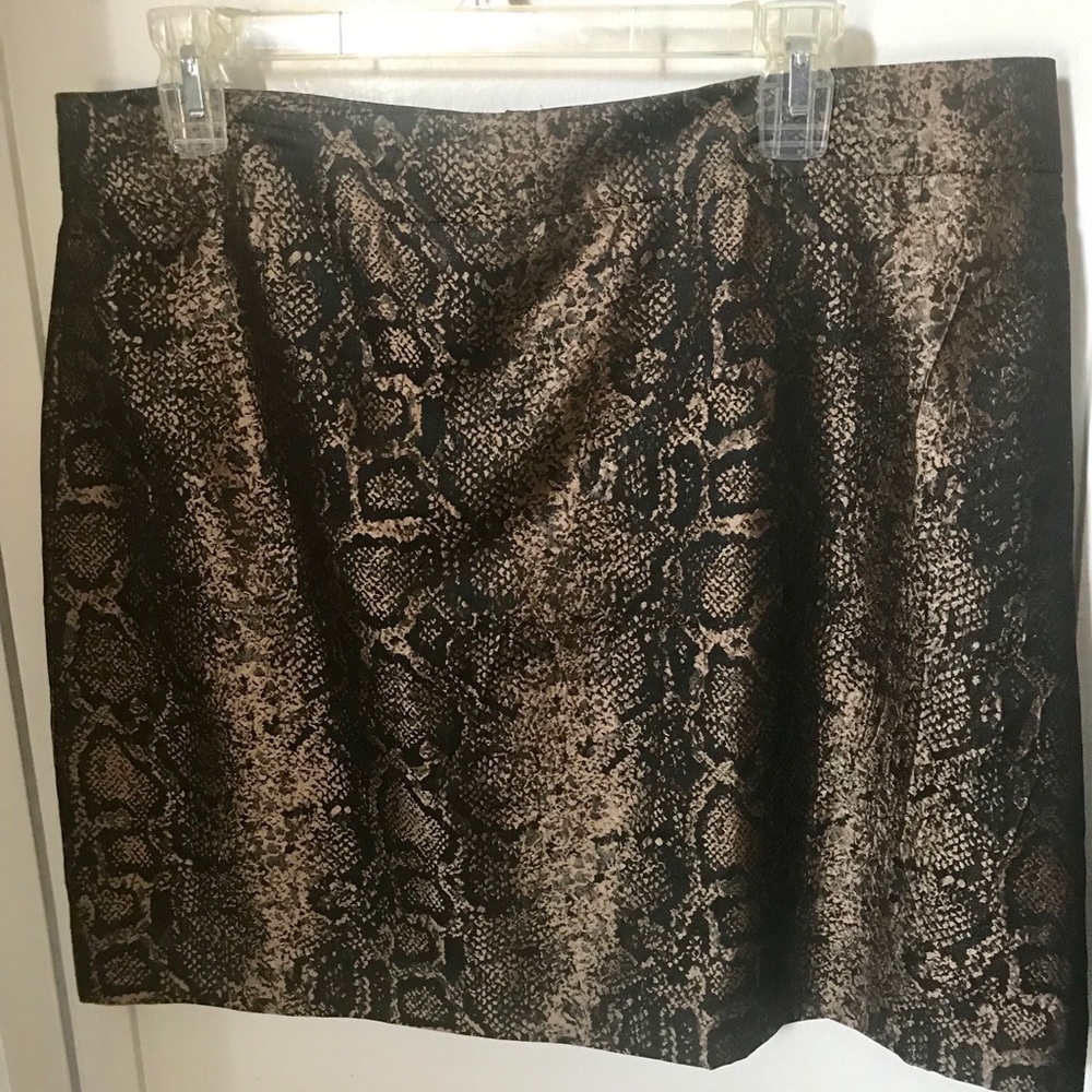Bronze and Black Skirt Size 14